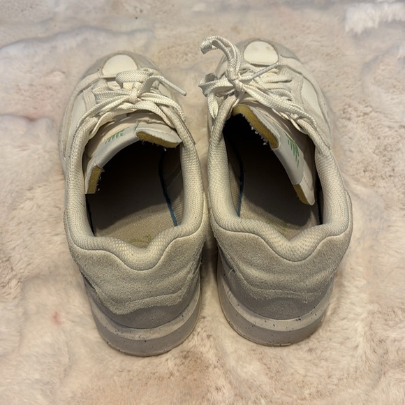 Men’s 11.5 new balance bride suede & leather  lace up low sneakers - Picture 3 of 4